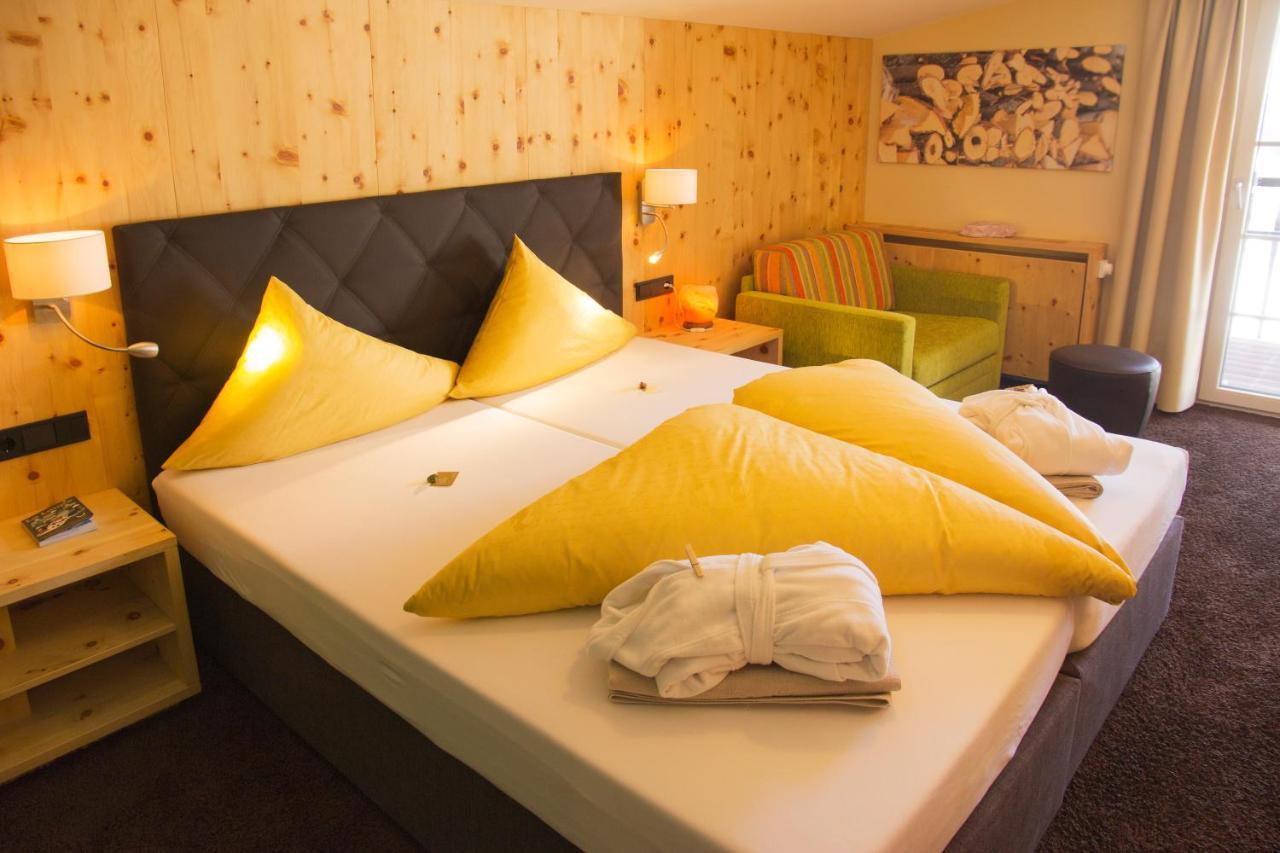 Wohlfuehlhotel Hubertushof Stuben am Arlberg Esterno foto