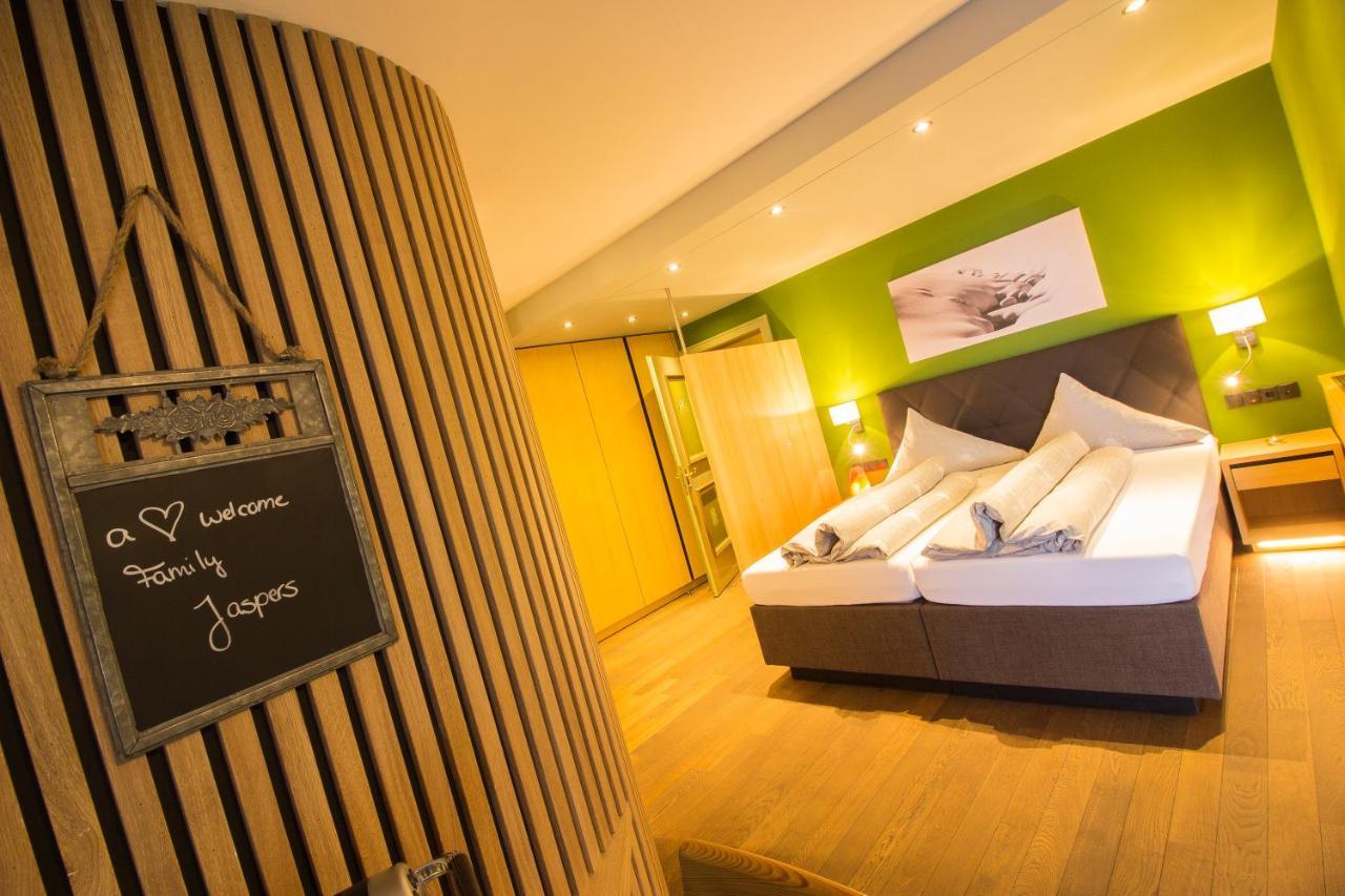 Wohlfuehlhotel Hubertushof Stuben am Arlberg Esterno foto