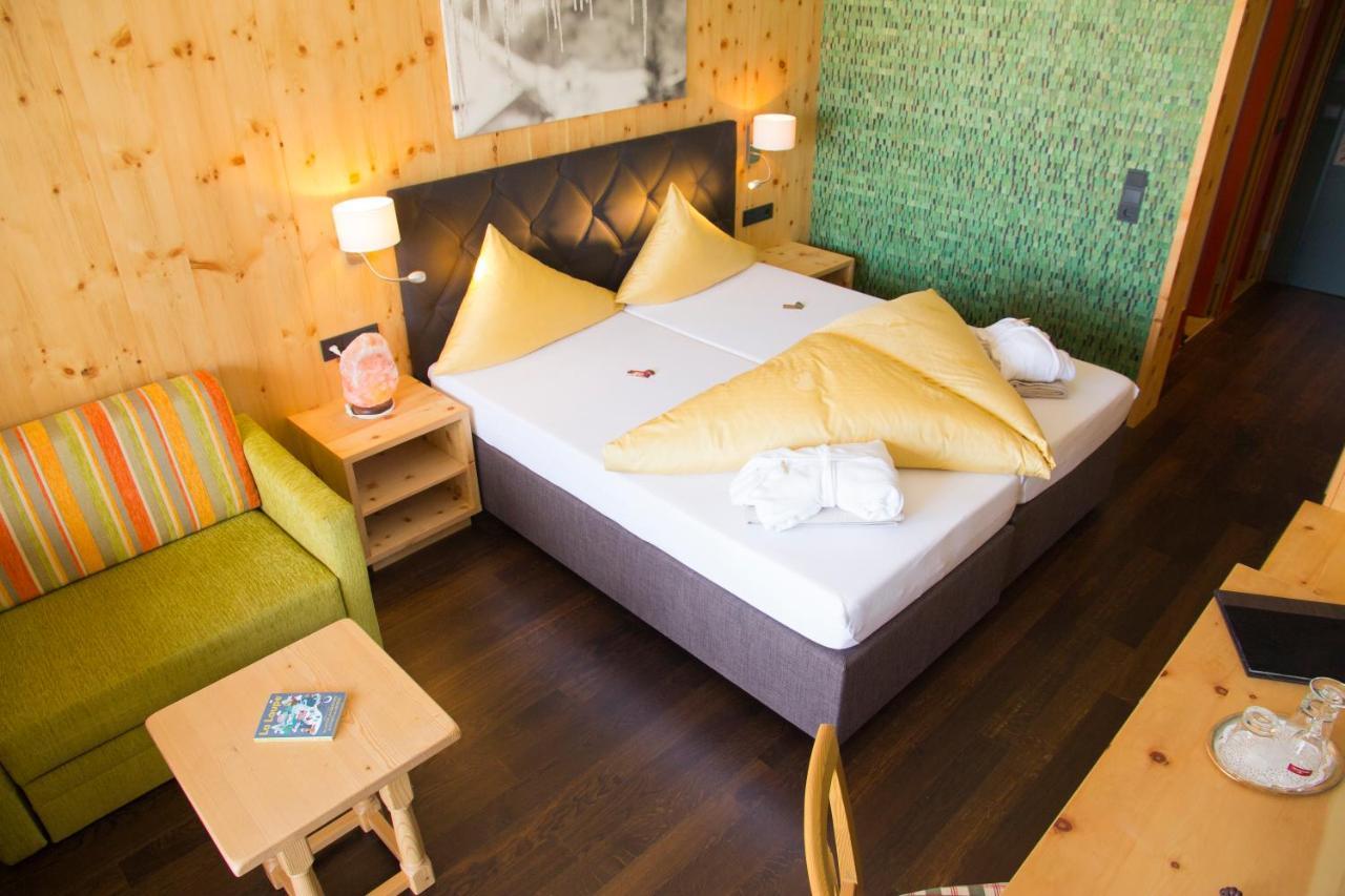 Wohlfuehlhotel Hubertushof Stuben am Arlberg Esterno foto