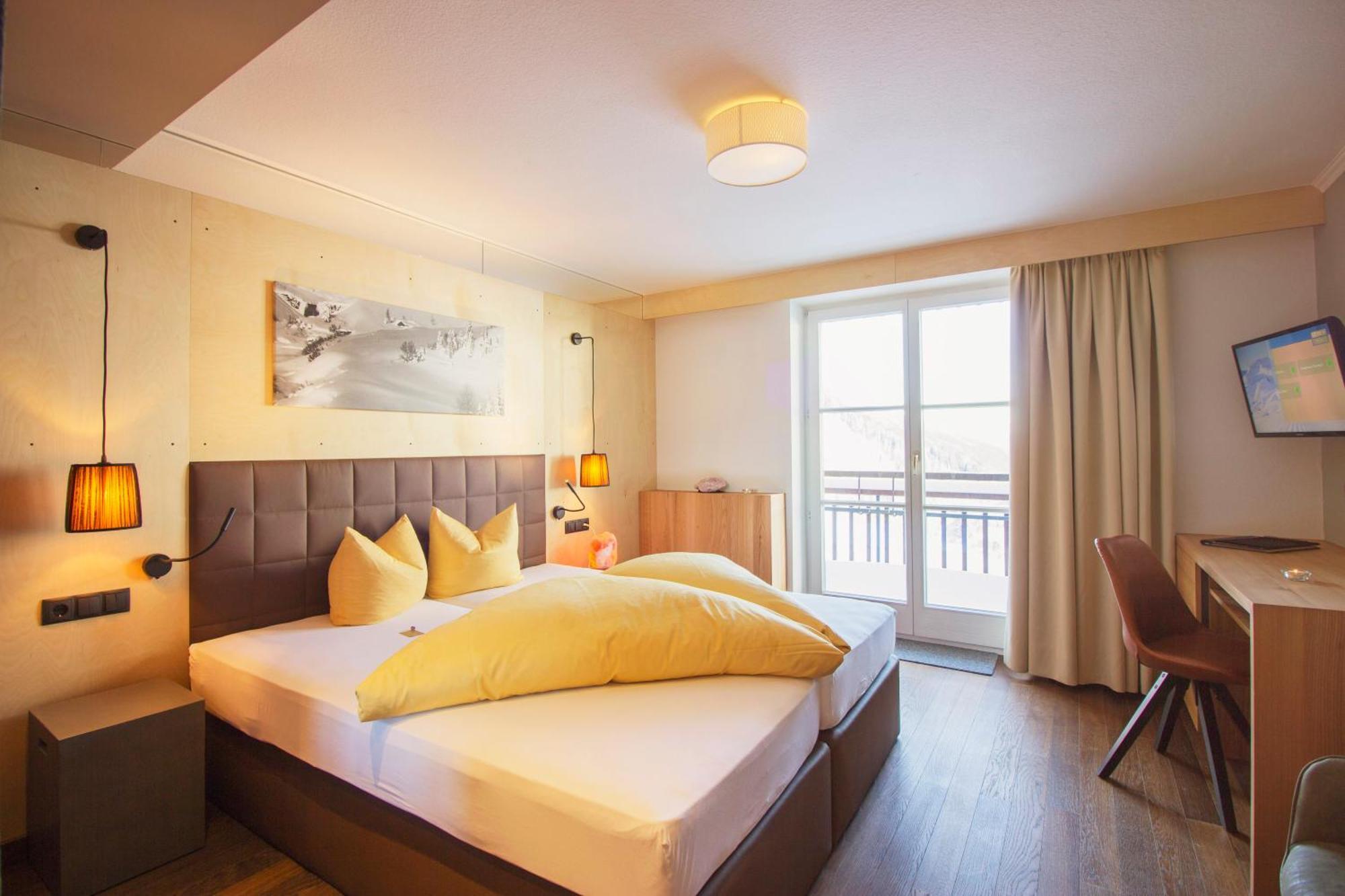 Wohlfuehlhotel Hubertushof Stuben am Arlberg Esterno foto
