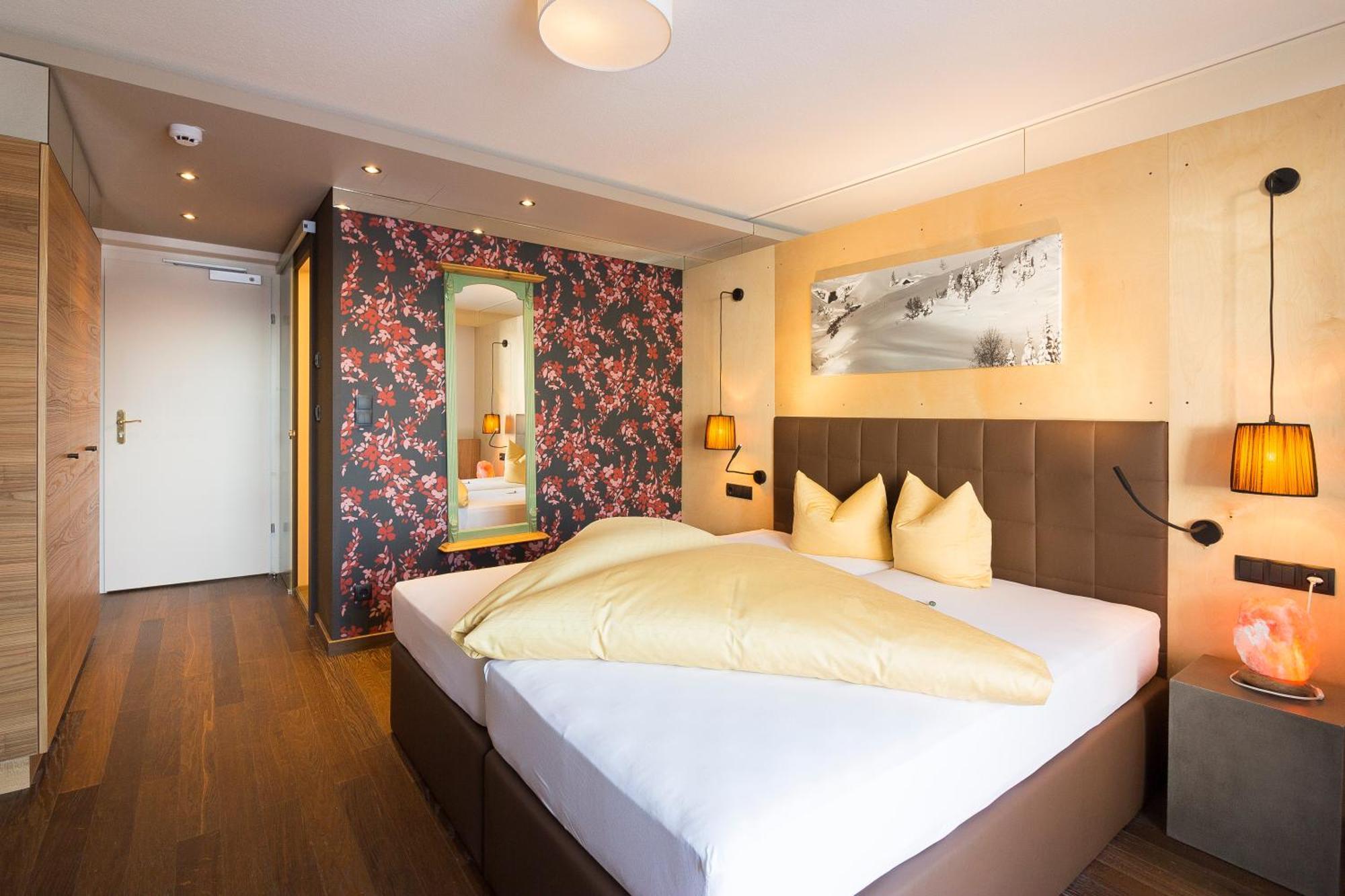 Wohlfuehlhotel Hubertushof Stuben am Arlberg Esterno foto