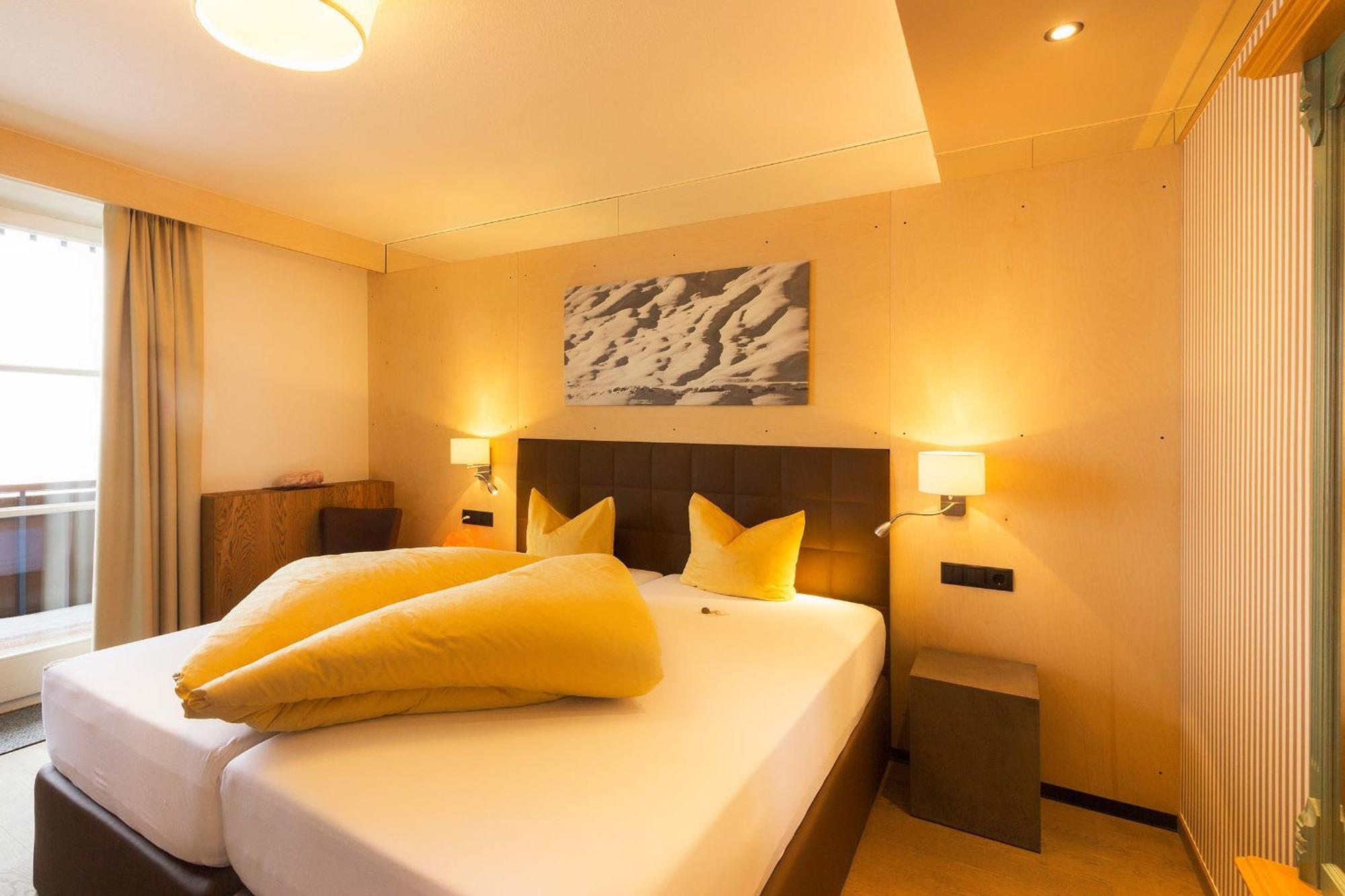 Wohlfuehlhotel Hubertushof Stuben am Arlberg Esterno foto