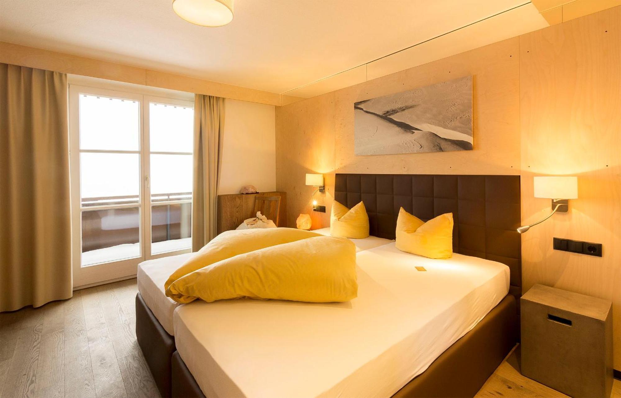 Wohlfuehlhotel Hubertushof Stuben am Arlberg Esterno foto